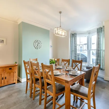 Holiday home 4 Bed In Oc-b28403 Whitby