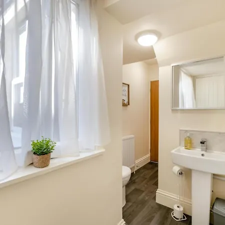 Holiday home 4 Bed In Oc-b28403