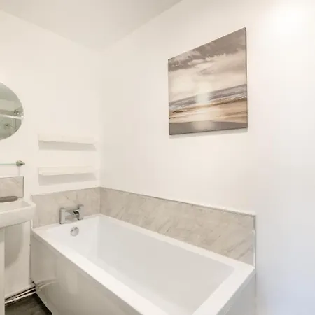 4 Bed In Oc-b28403