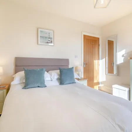 4 Bed In Oc-b28403