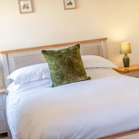 Holiday home 4 Bed In Oc-b28403