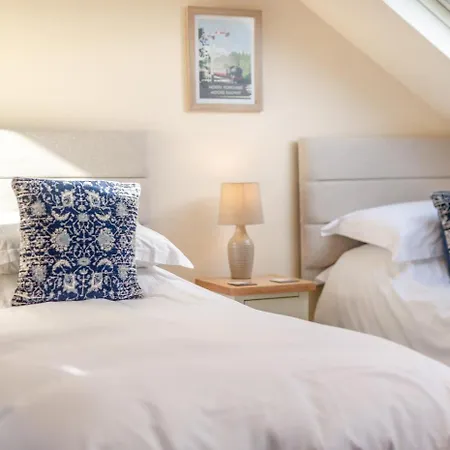 Holiday home 4 Bed In Oc-b28403